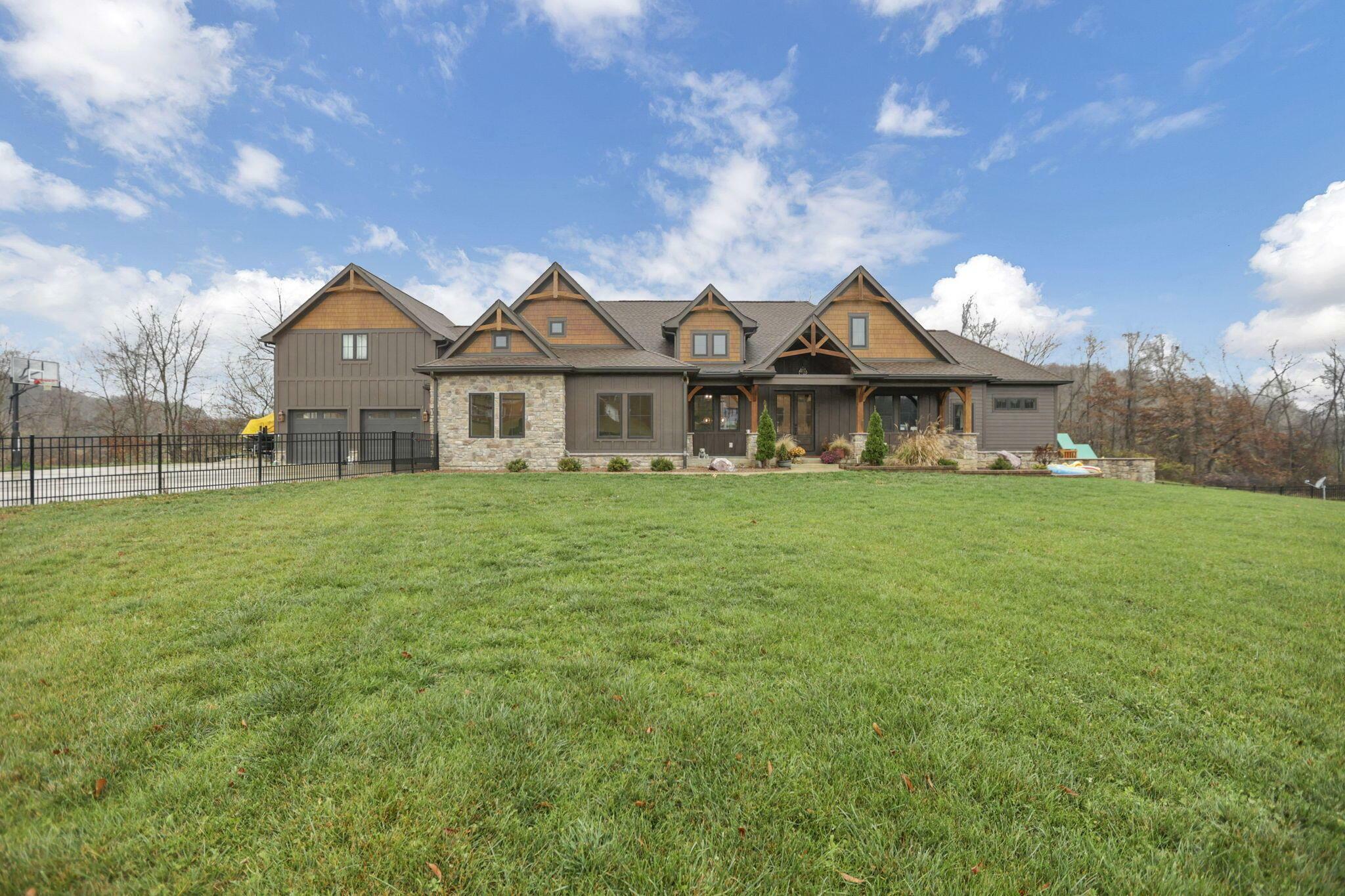 Property Photo:  4190 Brownsville Road SE  OH 43056 