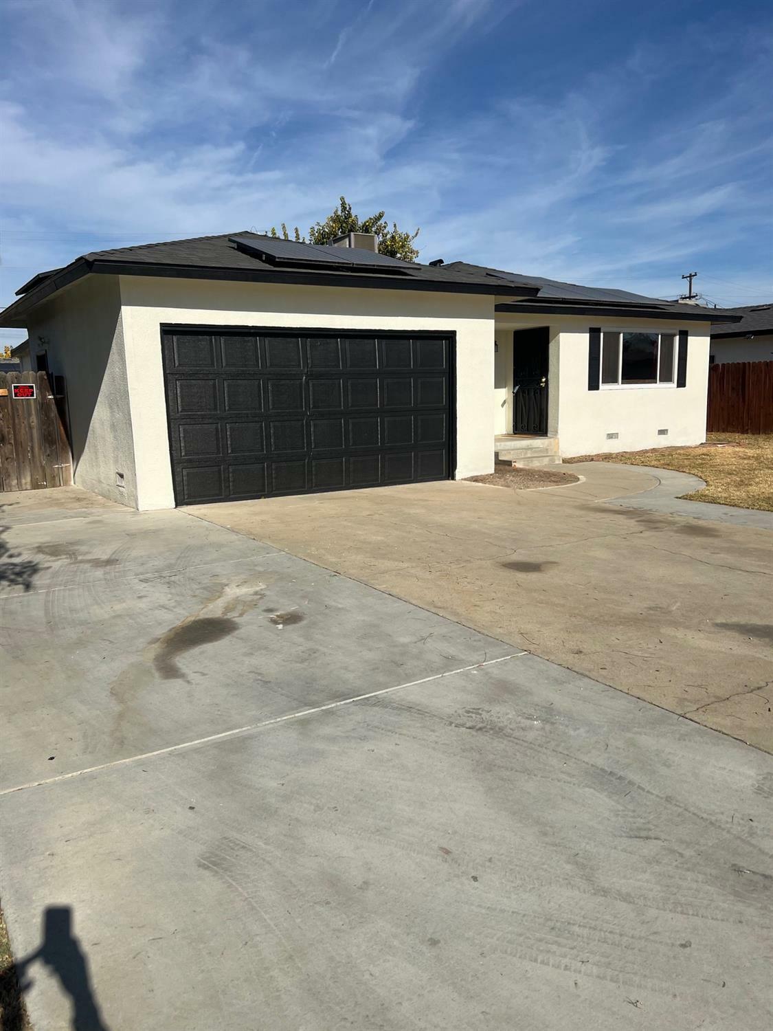 Property Photo:  1358 Peach Street  CA 93662 