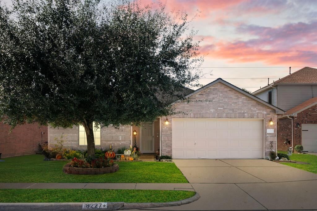 Property Photo:  8227 Sugar Cane Drive  TX 77523 