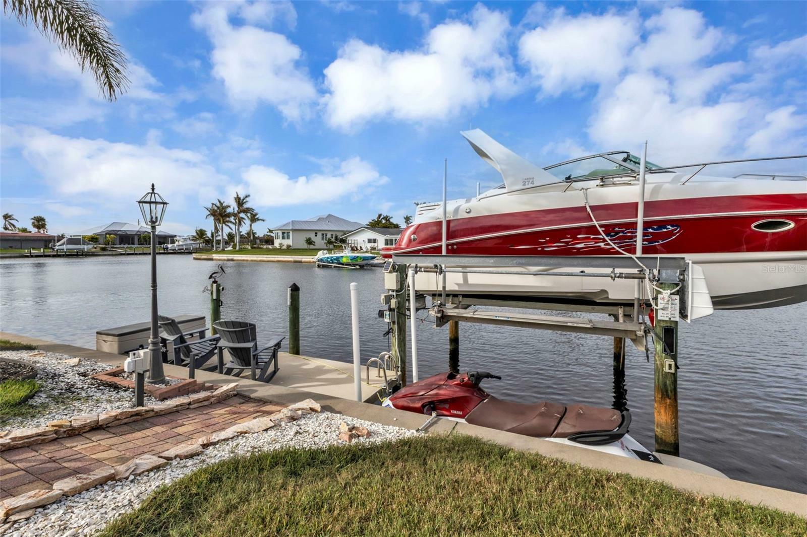 Property Photo:  1610 Montia Court  FL 33950 