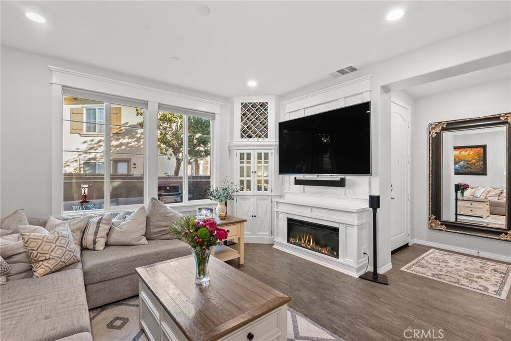 Property Photo:  28724 Calle De La Paz Drive 233  CA 91354 