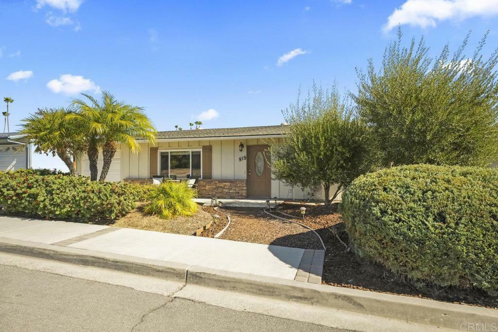 Property Photo:  919 La Fiesta Way  CA 92078 