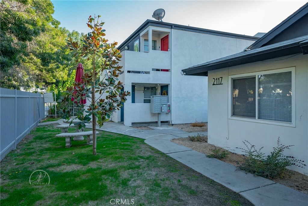 Property Photo:  2115 2117 G Street  CA 93301 