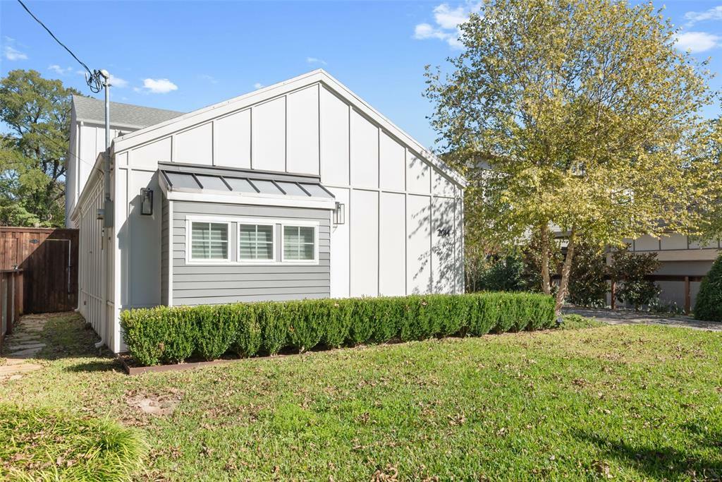 Property Photo:  2014 Lakeland Drive  TX 75218 