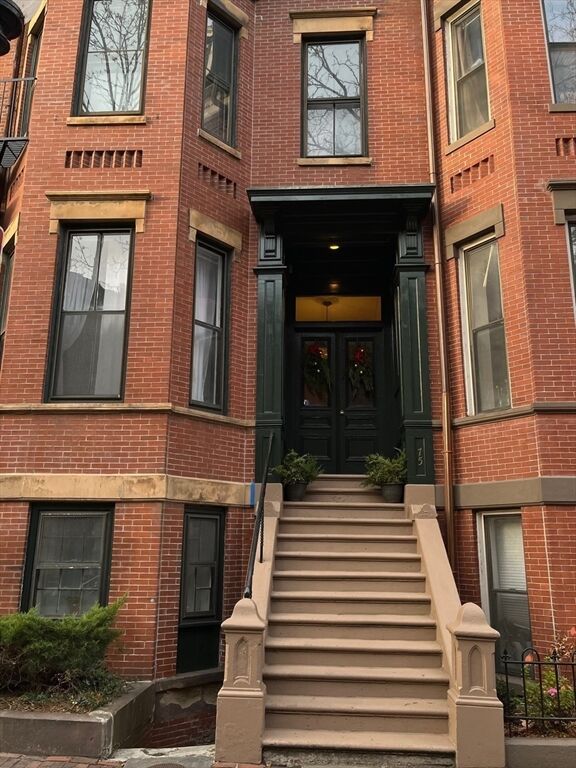 Property Photo: 75 Chandler St MA 02116