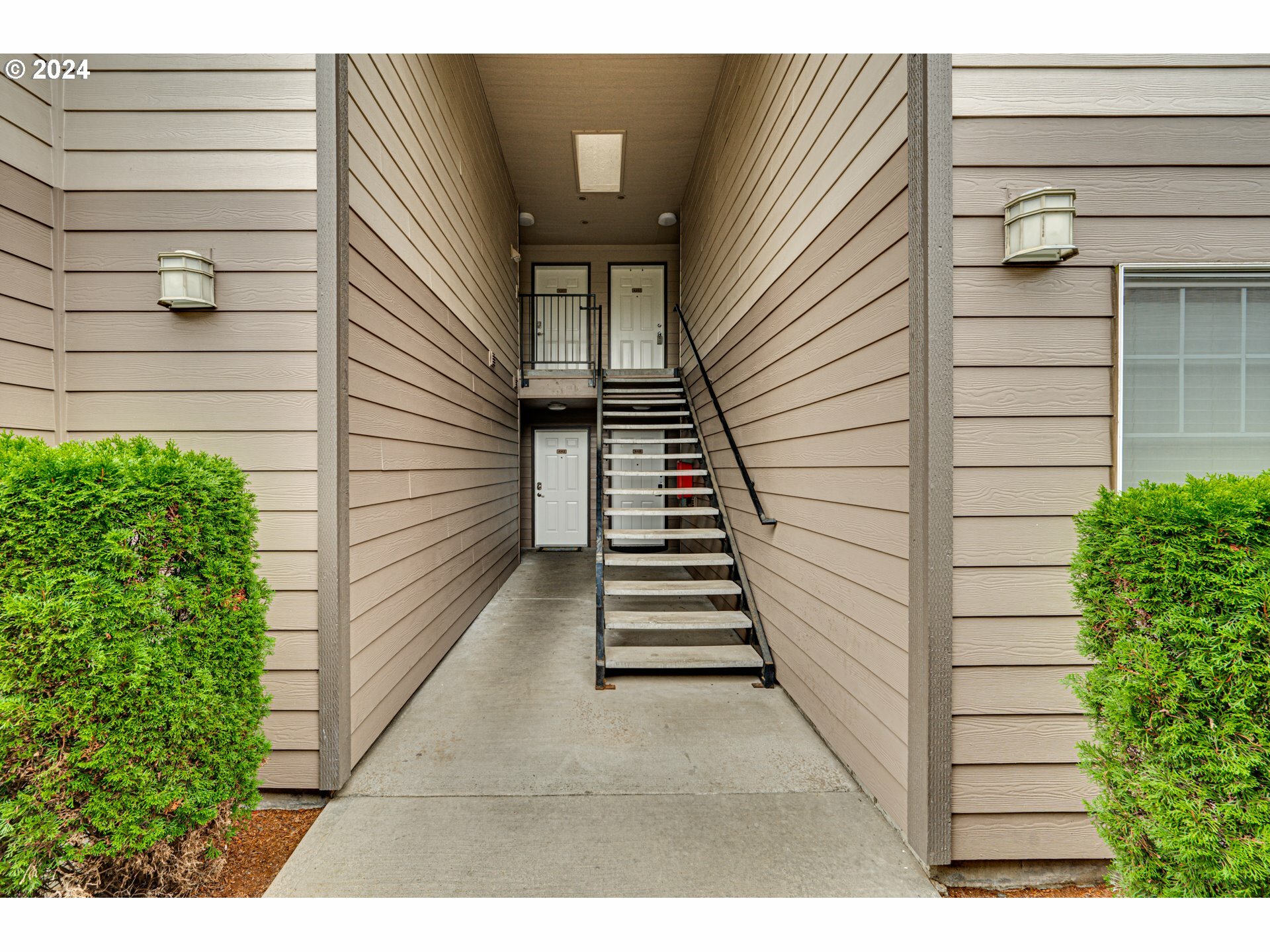 Property Photo:  14603 NE 20th Ave A202  WA 98686 