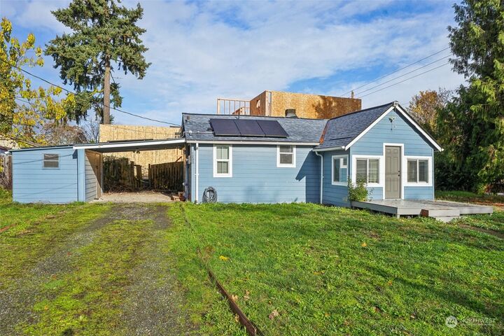 Property Photo:  1202 W 20th Street  WA 98660 
