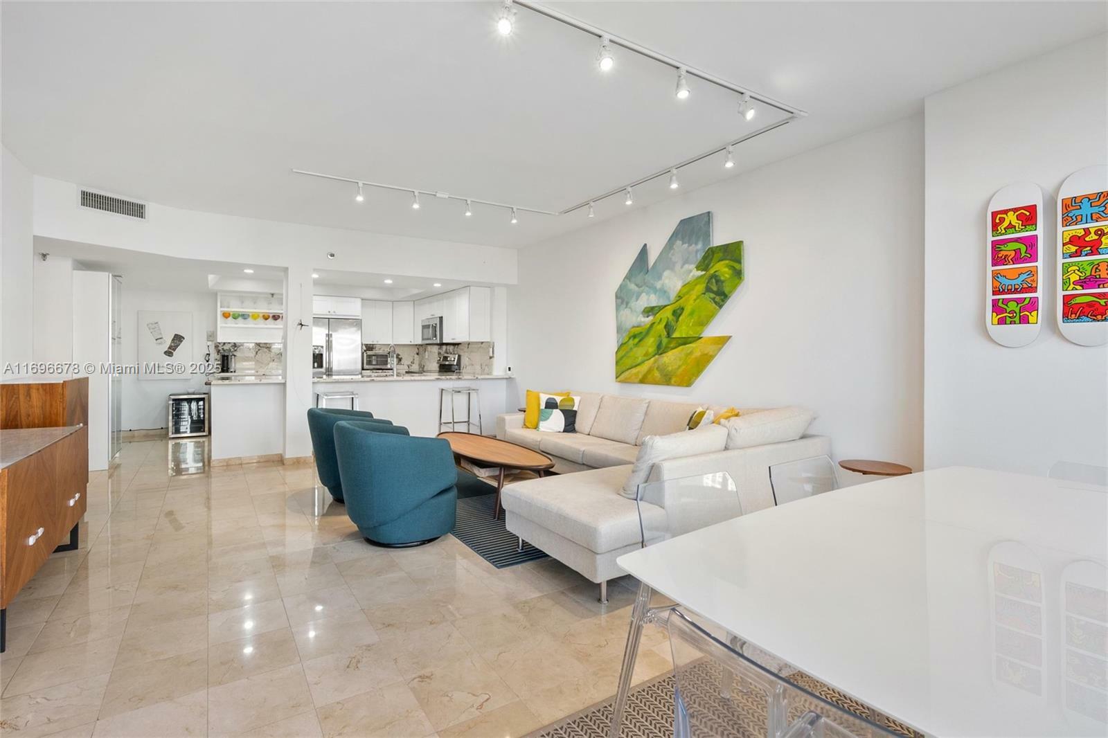 Property Photo:  520 Brickell Key Dr A604  FL 33131 