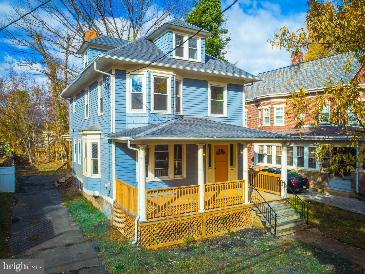 Property Photo:  33 Hillcrest Avenue  NJ 08618 