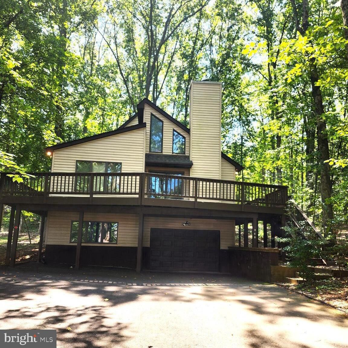 Property Photo: 215 Beachside Cove VA 22508