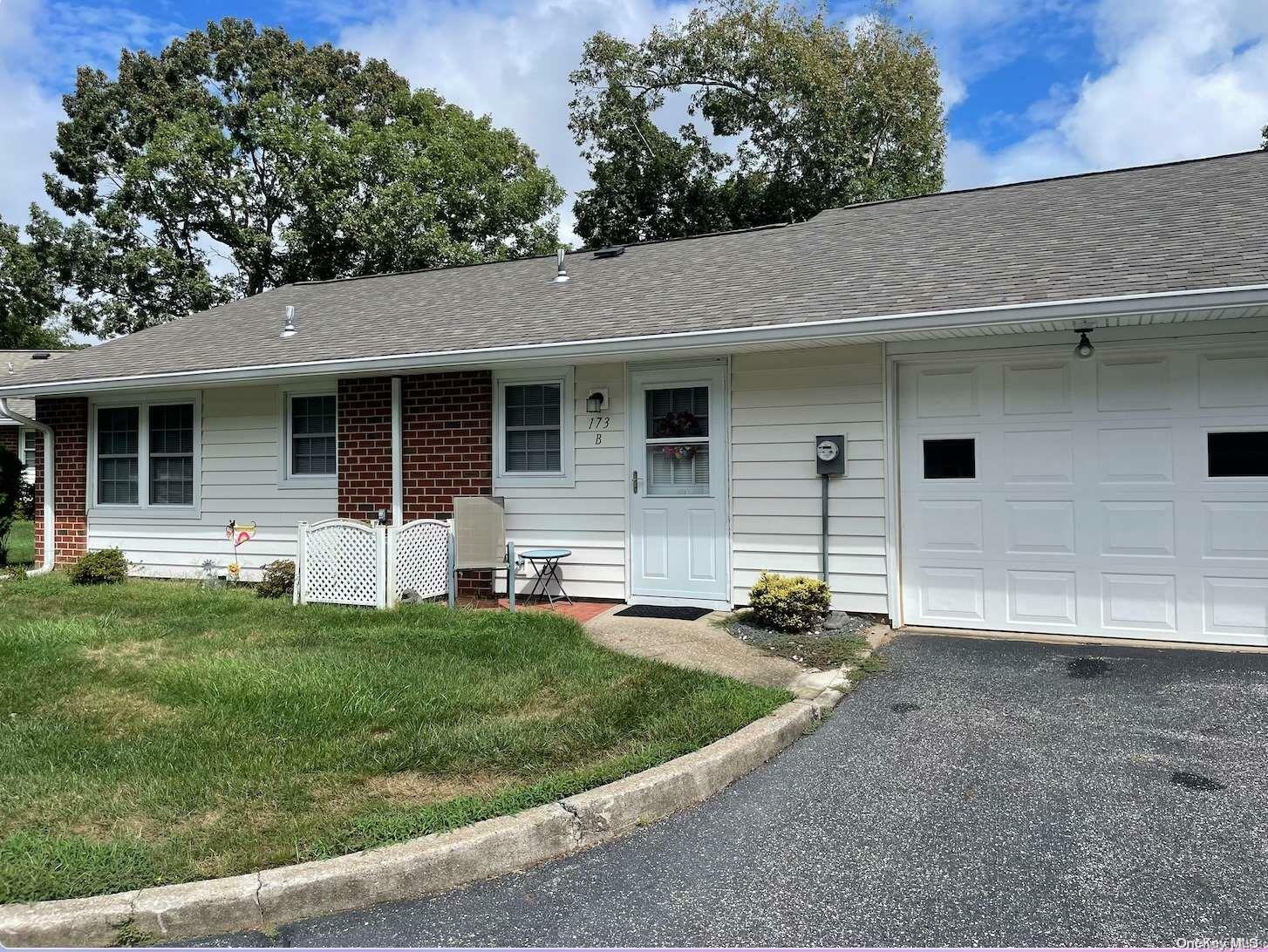 Property Photo: 173 Ventry Court B NY 11961