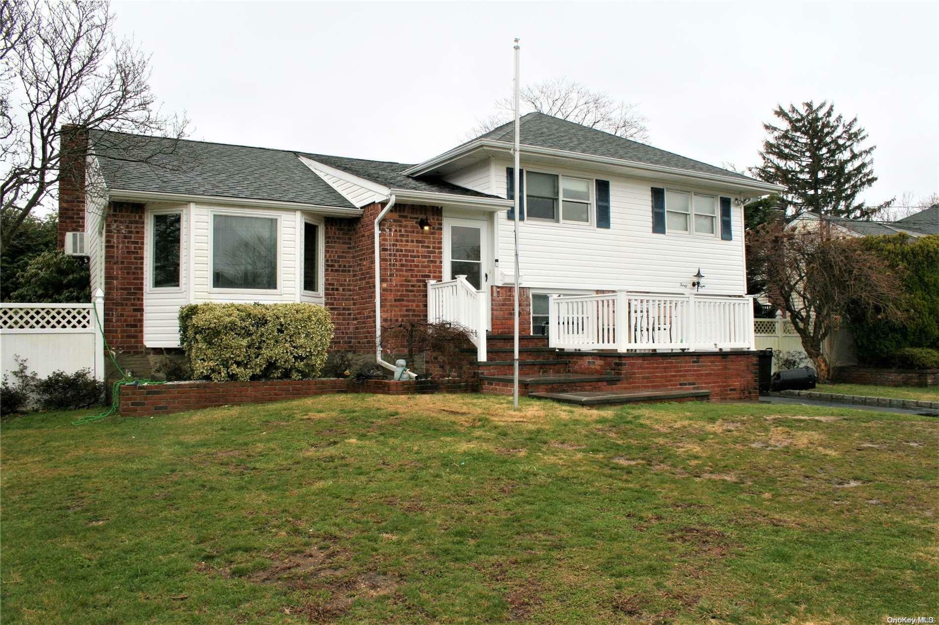 Property Photo: 38 W 7th Street NY 11729