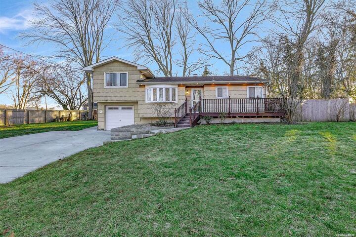 14 Halliday Road  Coram NY 11727 photo