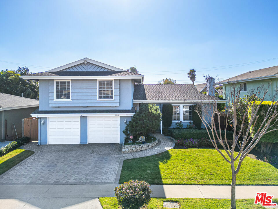 Property Photo:  9352 Malahine Drive  CA 92646 