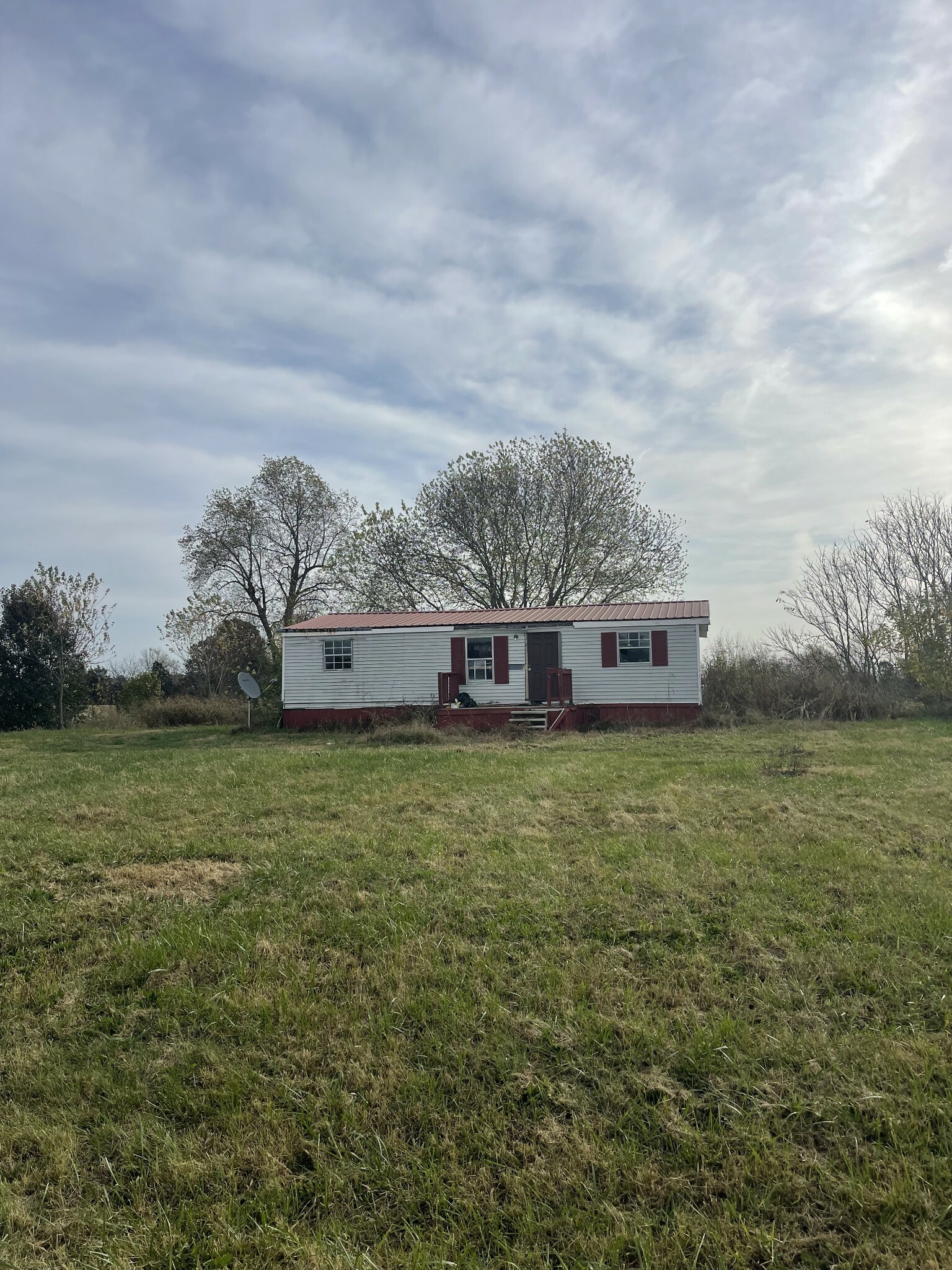 Property Photo:  942 Sutton Rd  TN 37150 