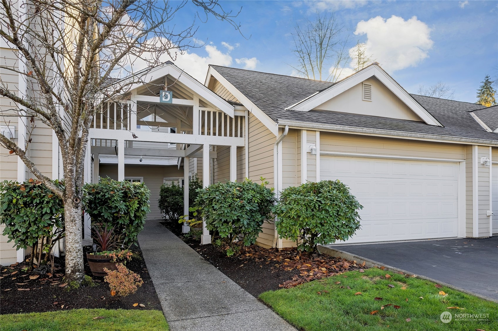 Property Photo:  1522 196th Street SE D106  WA 98012 