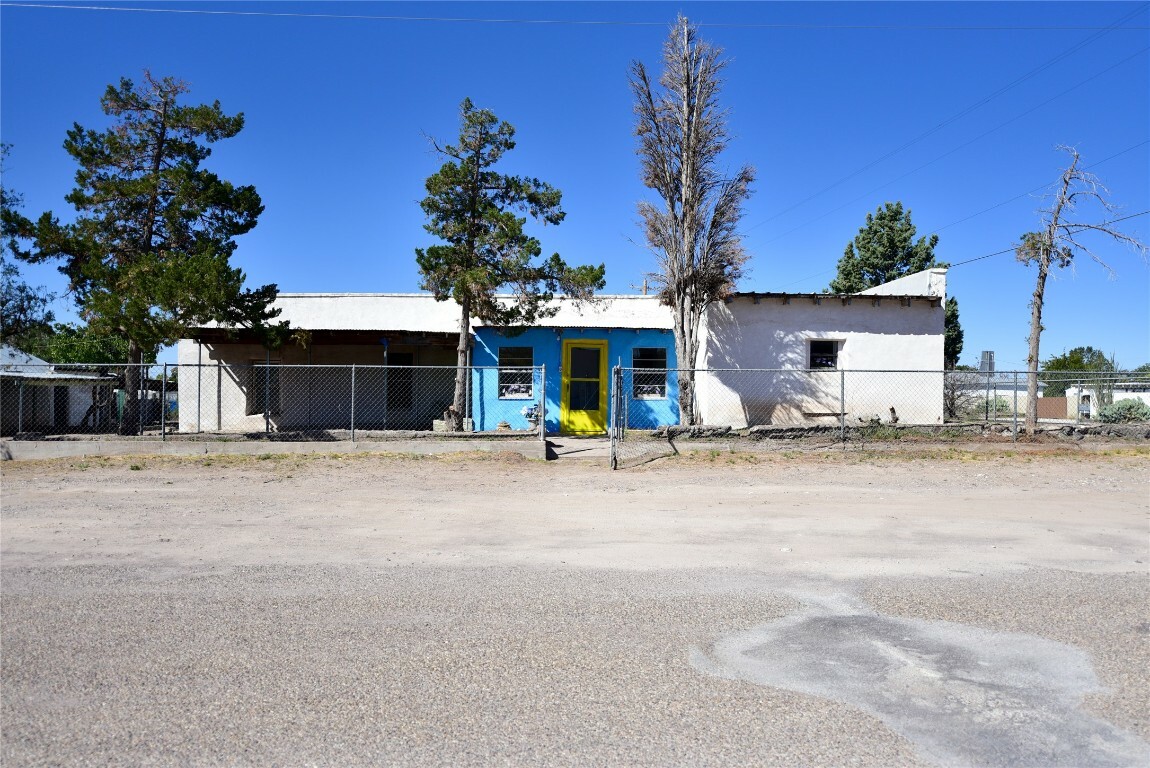 Property Photo: 502 S Edinburg Street TX 79843