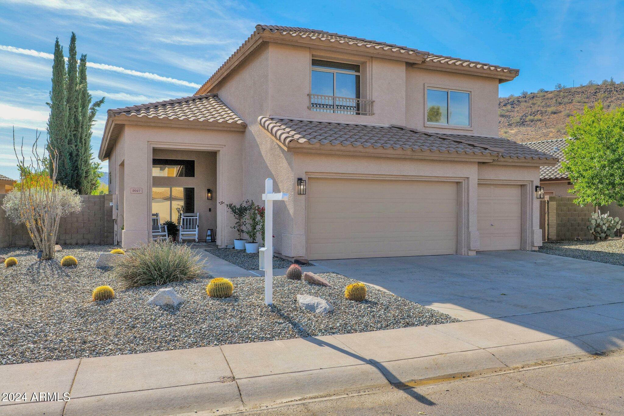 Property Photo:  2027 E Creedance Boulevard  AZ 85024 