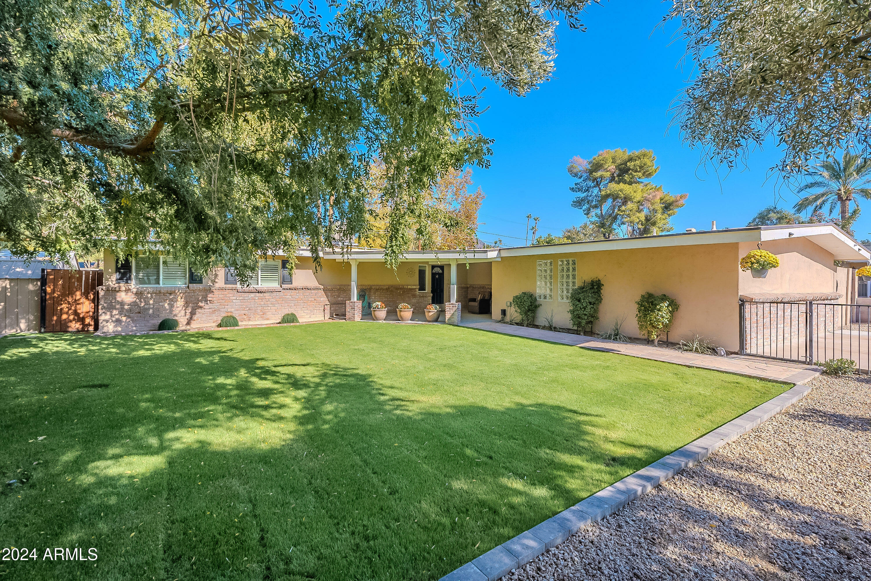 Property Photo:  1822 E Bethany Home Road  AZ 85016 