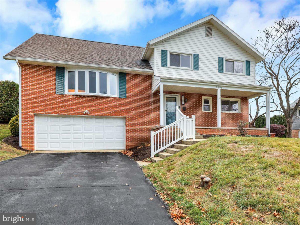 Property Photo:  1405 Durwood Drive  PA 19609 