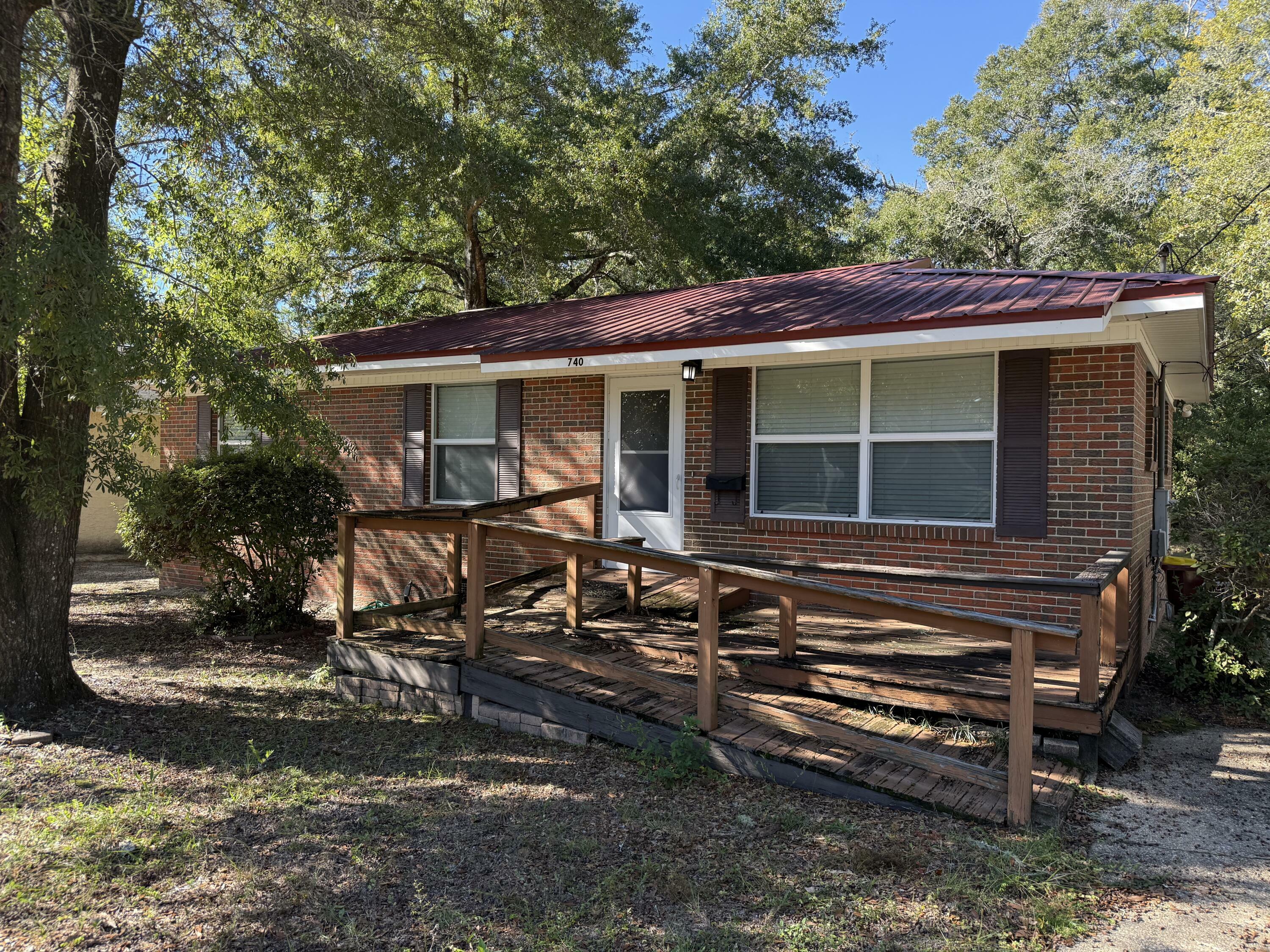 Property Photo:  740 McDonald Street  FL 32536 