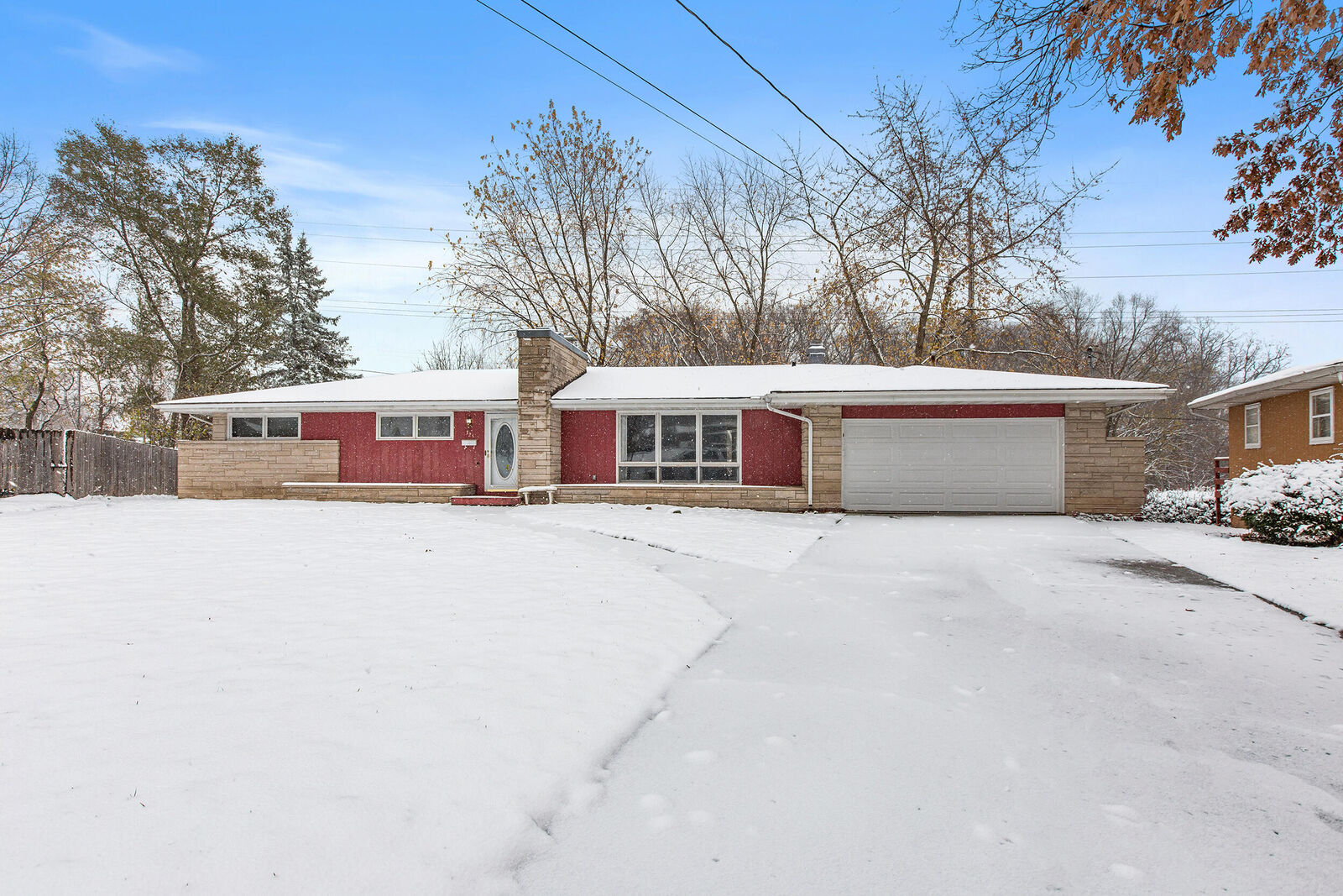 Property Photo:  325 California Place  IN 46342 