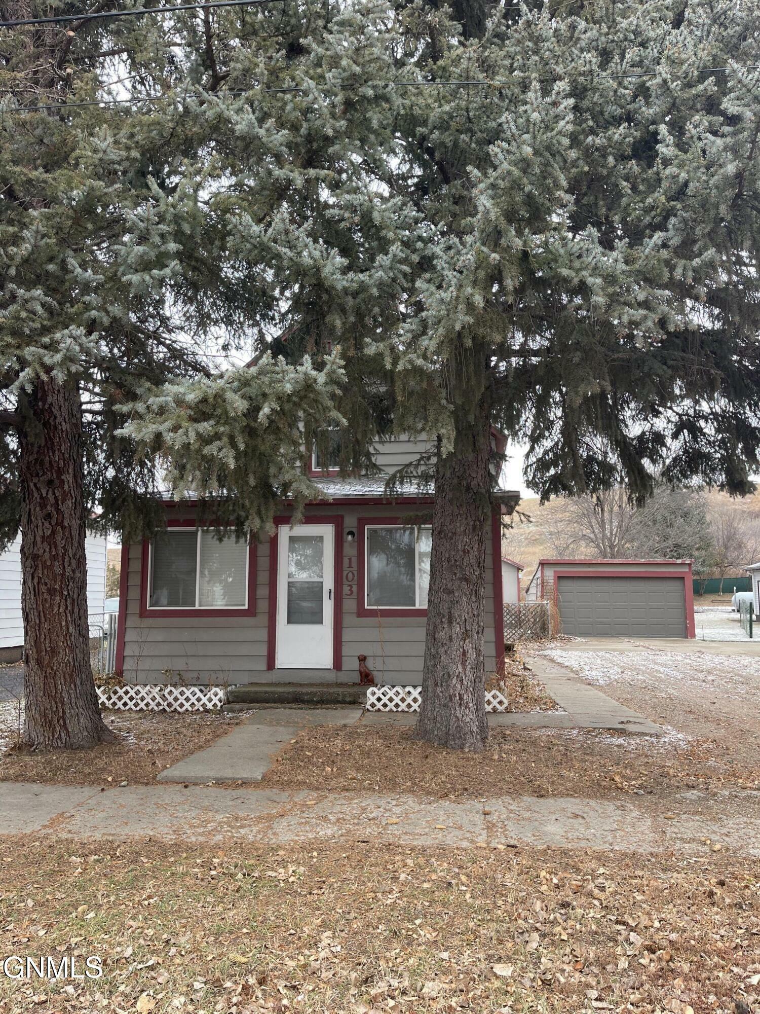 Property Photo:  103 1st Avenue E  ND 58580 