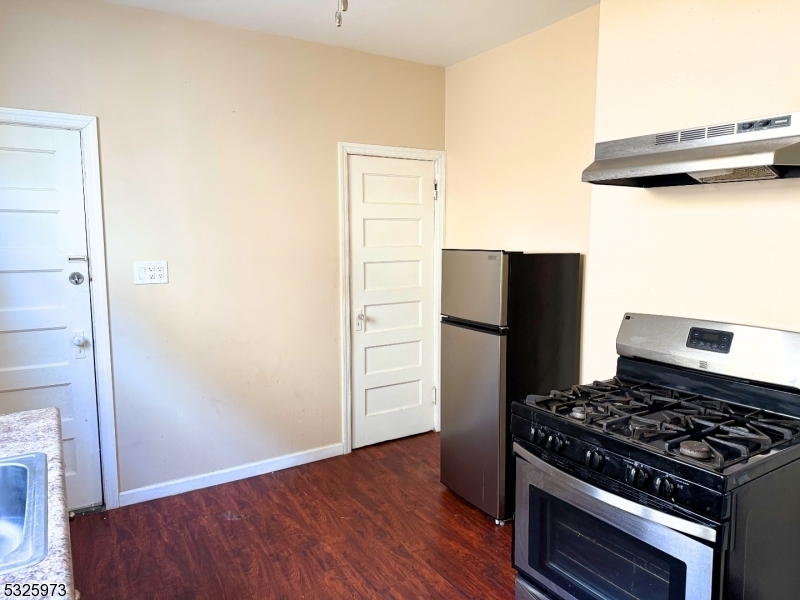 Property Photo:  65 Westcott St 1  NJ 07003 