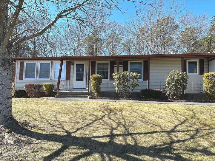 Property Photo:  55 Village Circle 1  NY 11949 