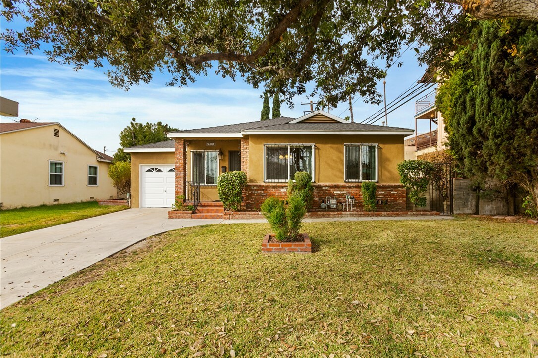 Property Photo:  5503 Lindsey Avenue  CA 90660 