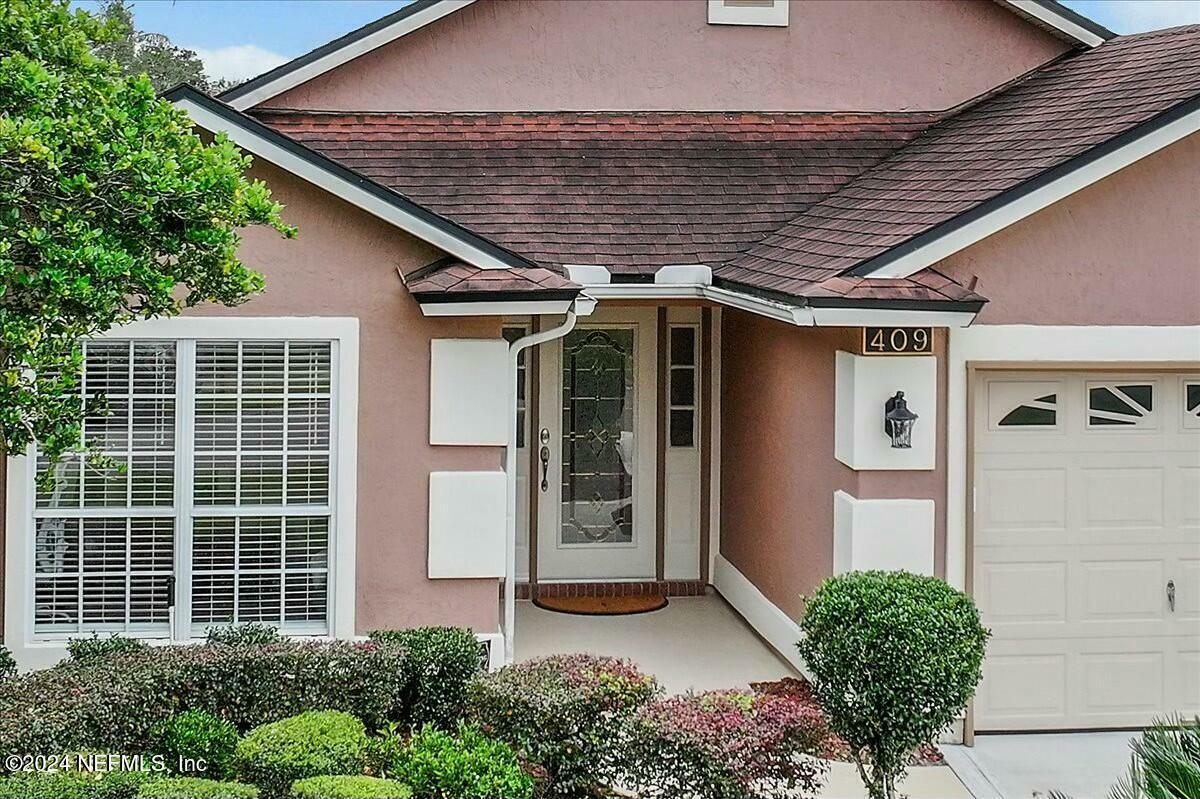 Property Photo:  409 Mackenzie Circle  FL 32092 