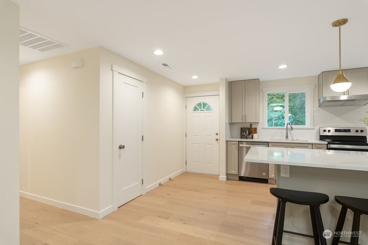 Property Photo:  1801  Woodland Dr  WA 98274 