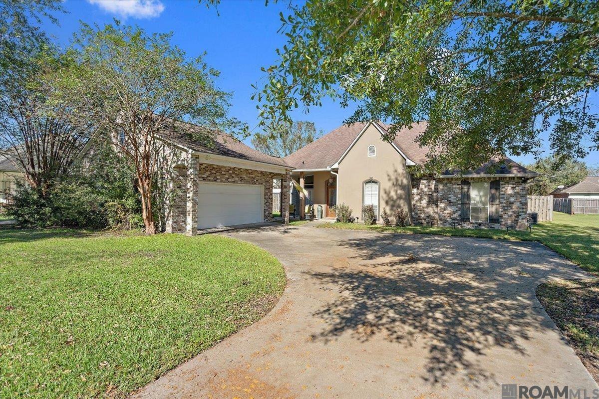 Property Photo: 38362 Oakleigh Ln LA 70769