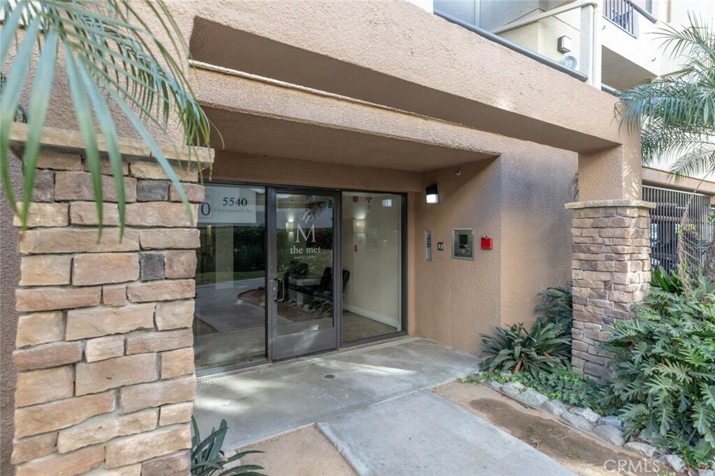 Property Photo:  5540 Owensmouth Avenue 206  CA 91304 