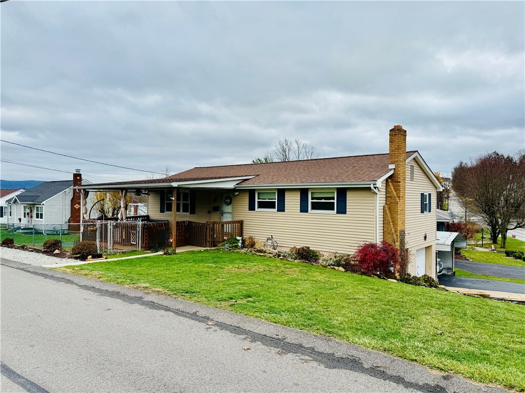 Property Photo: 697 Park Avenue PA 15666
