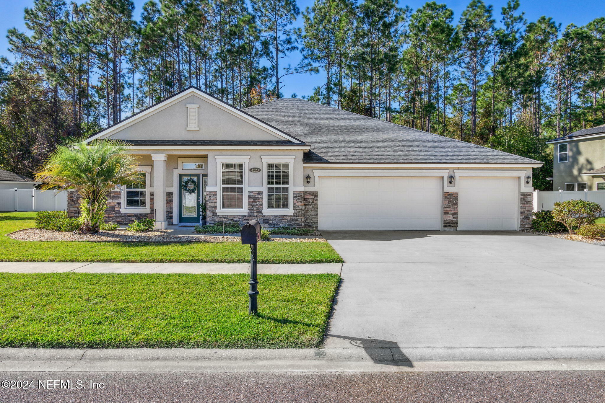 Property Photo:  4223 Sherman Hills Parkway W  FL 32210 