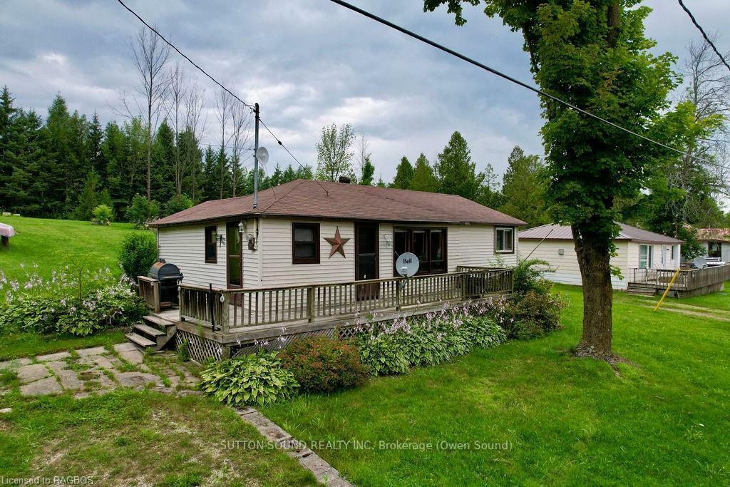 Property Photo: 41 Islandview Drive ON N0H 1A0