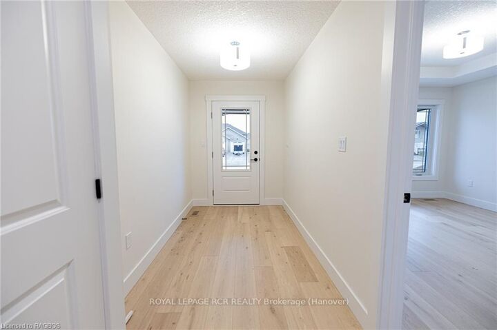 Property Photo:  222 16th Avenue Crescent N/A  ON N4N 3V3 