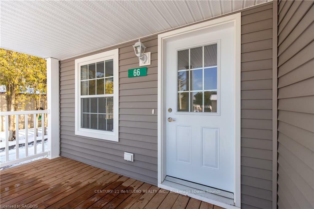 Property Photo: 66 Sussex Square ON N0H 1G0