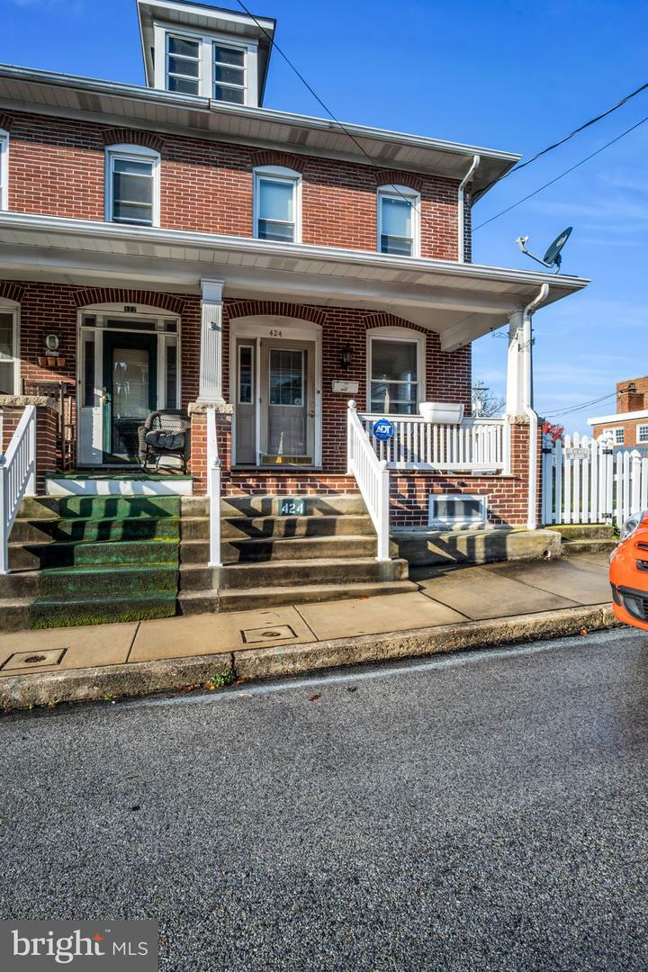 Property Photo:  424 N Franklin Street  PA 17331 