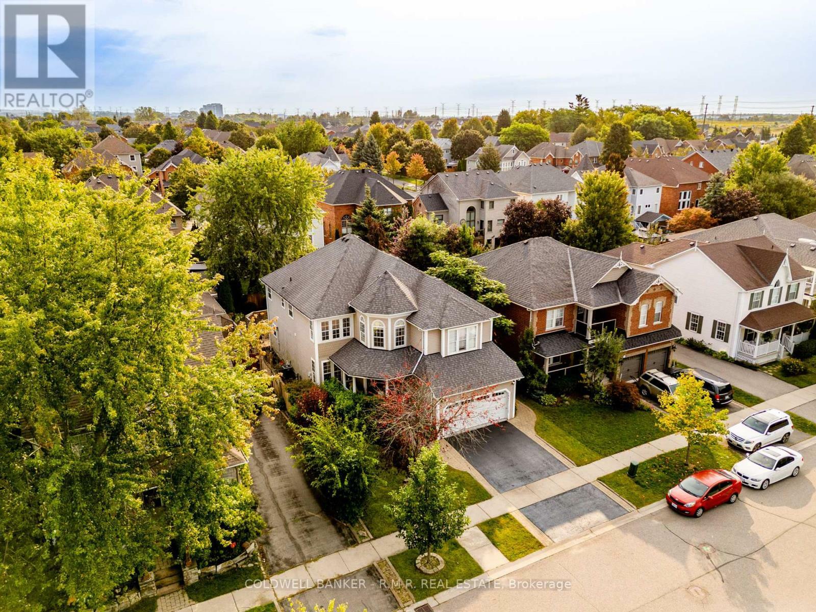 Photo de la propriété:  74 Elder Crescent  ON L1M 2H7 