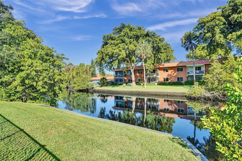Property Photo:  97 NE 17 Ct 97  FL 33305 