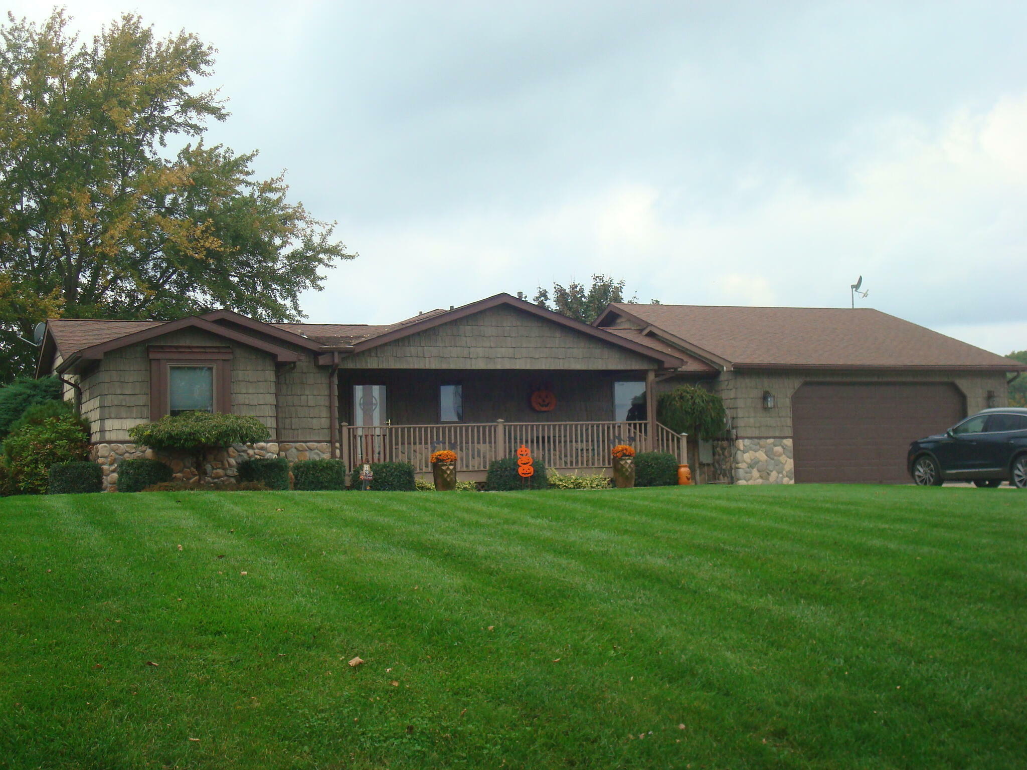 Property Photo: 14600 W Diane Drive MI 49232