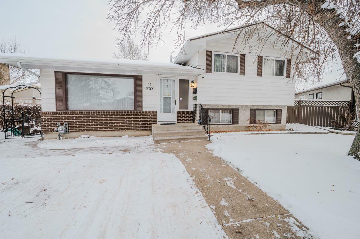 Property Photo:  11 Fox Crescent  AB T4N 4X8 