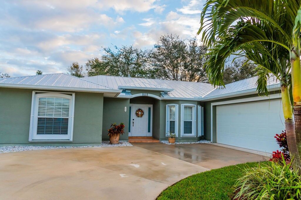 Property Photo:  468 Biscayne Lane  FL 32958 