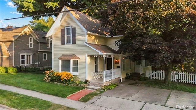 Property Photo: 442 Butler Street MI 48167