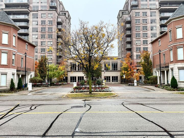 Property Photo:  37 Galleria Pkwy Uph6  ON L3T 0A3 