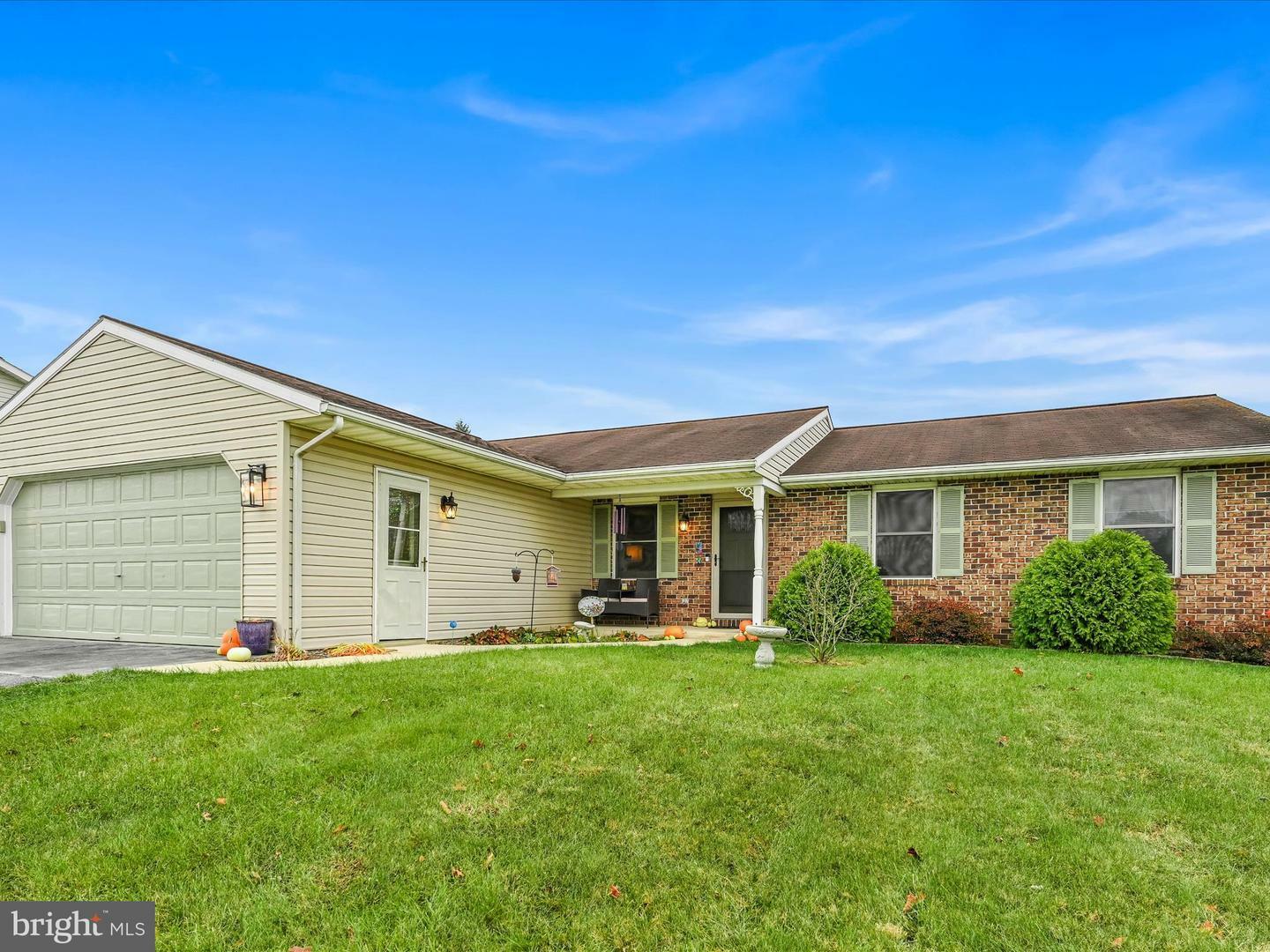 Property Photo:  28 Treeline Drive  PA 17073 