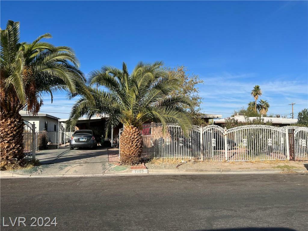 Property Photo:  1809 Walnut Avenue  NV 89101 