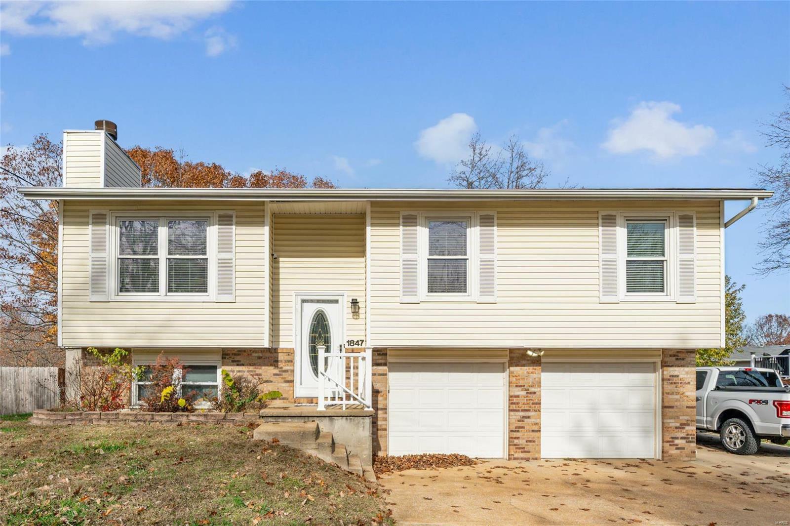 Property Photo:  1847 Chippendale Lane  MO 63052 